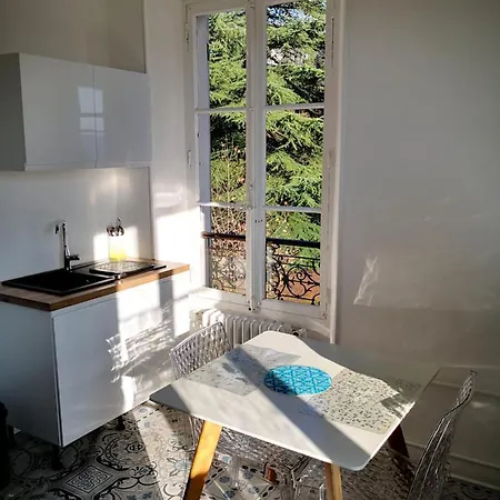 公寓 Moderne,face Au Parc. 艾克斯莱班