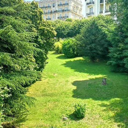 아파트 Moderne,face Au Parc. *